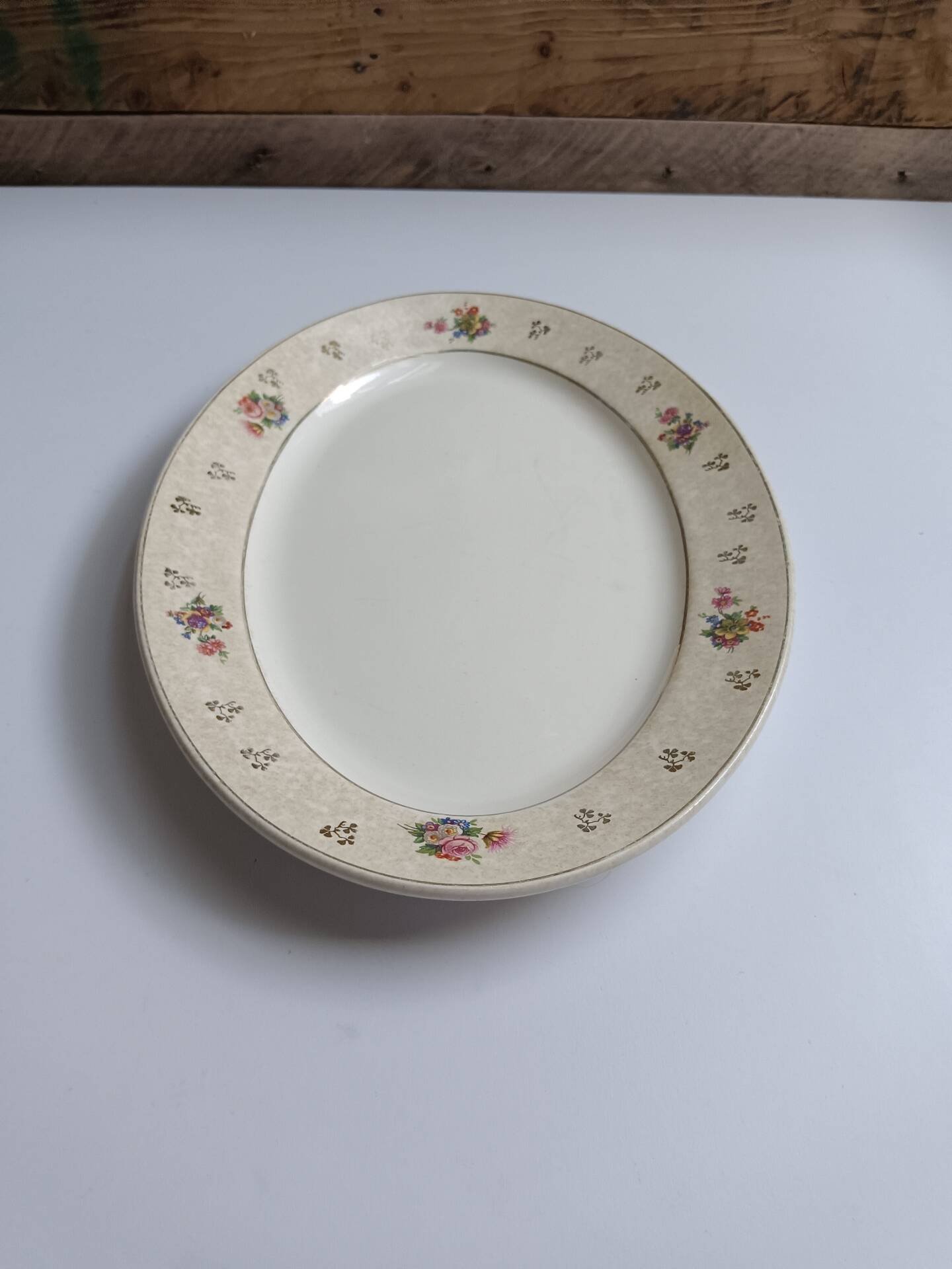 Vintage oval plate Salins model Simone beige with flowers