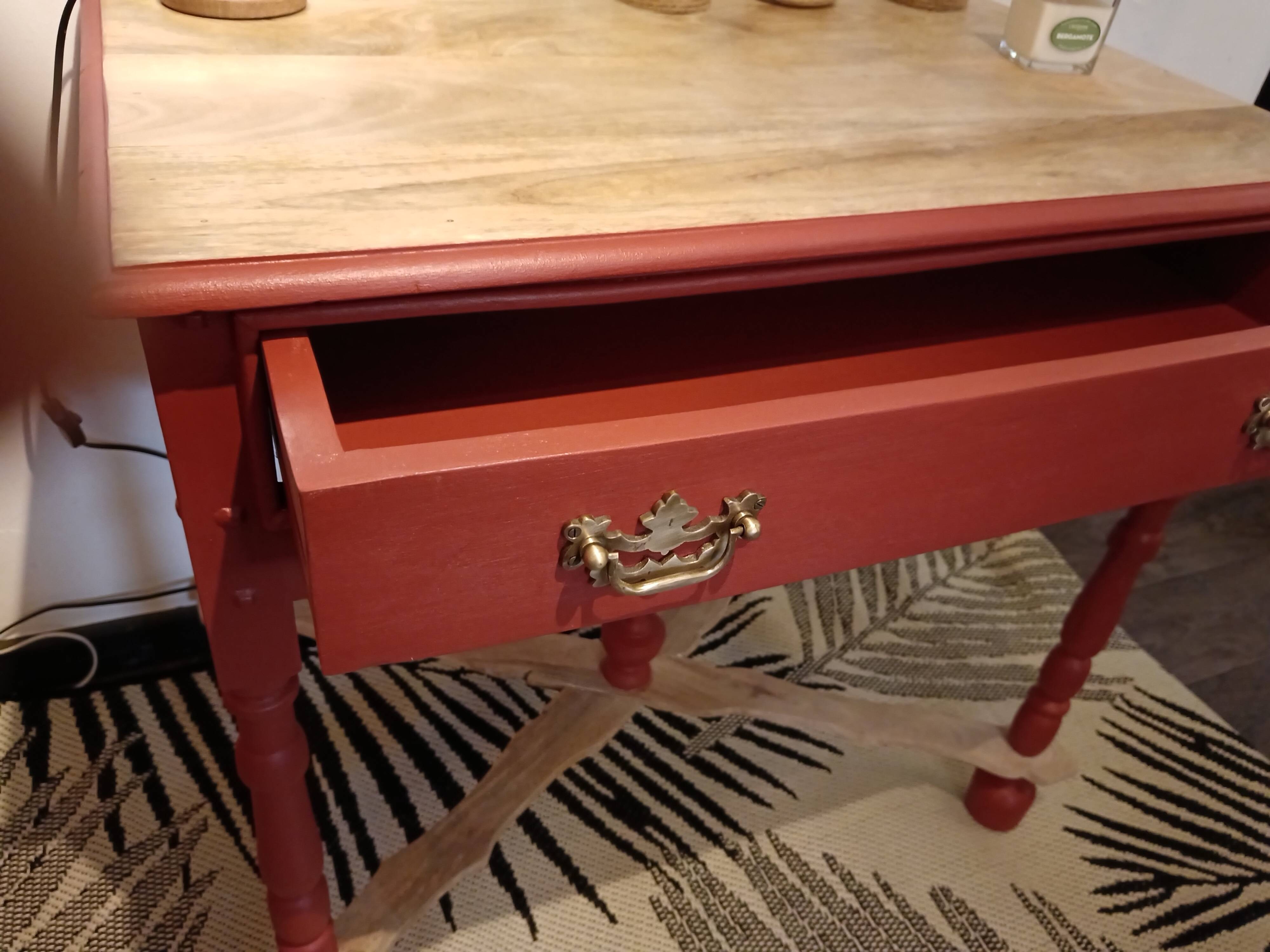 Table d'appoint ou console en bois terracotta avec tiroir