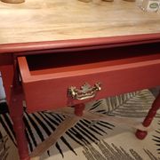 Table d'appoint ou console en bois terracotta avec tiroir