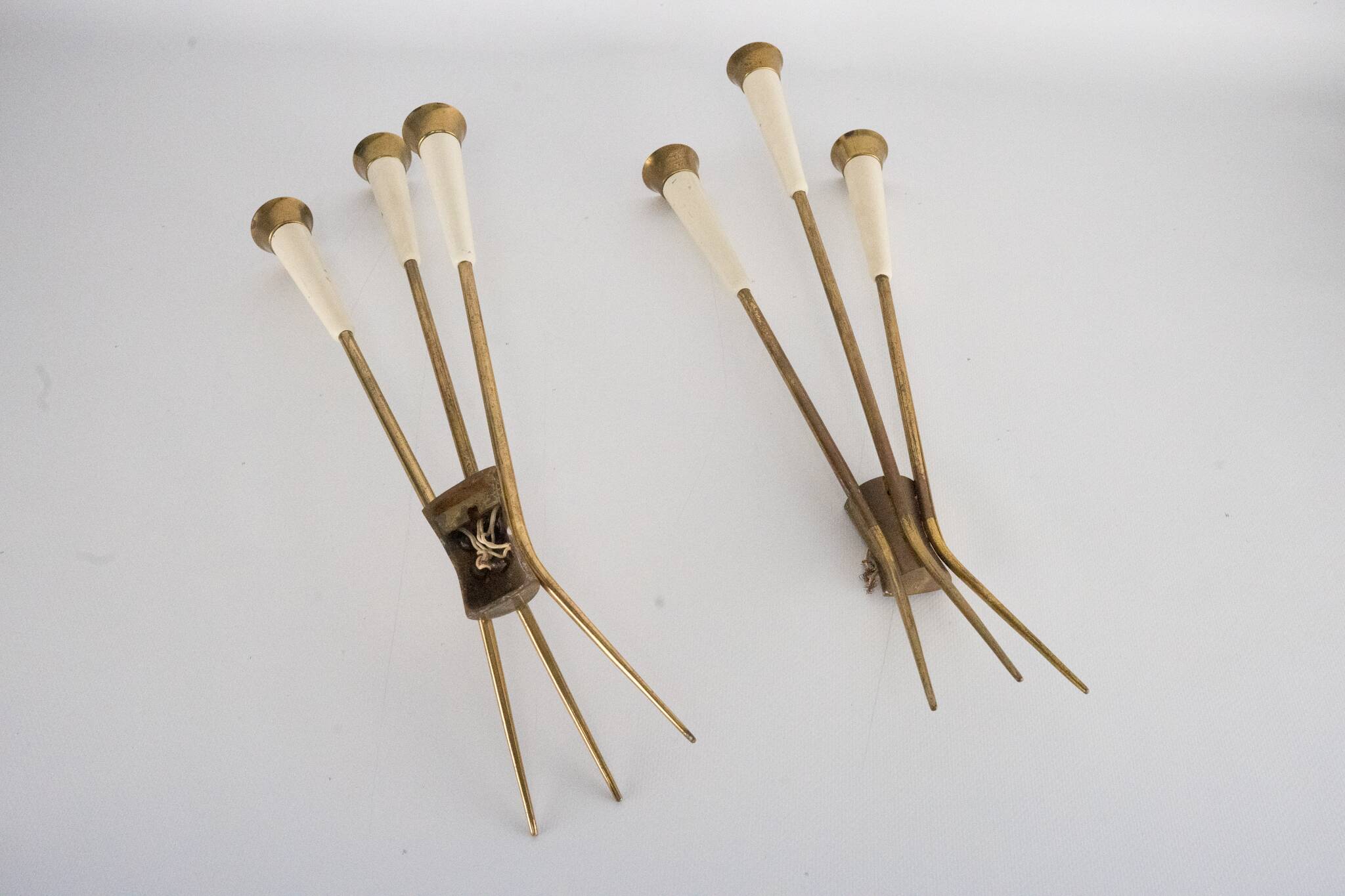 Mid-Century pair of large brass sconces attributable to Stilnovo. Italy 195