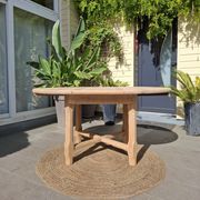 Renovated round table with extension