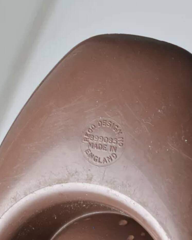 4 plastic egg cups by Arthur Douglas - 1960