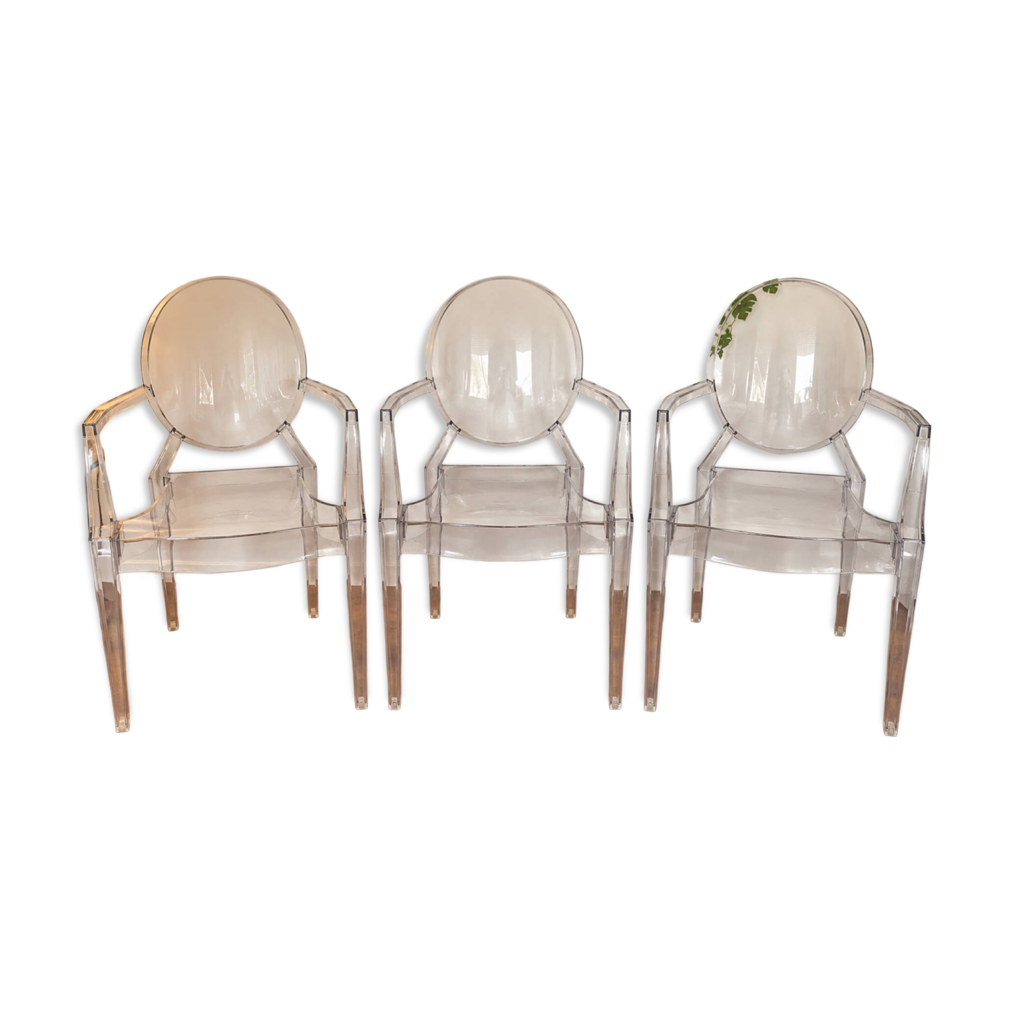 3 transparent Kartell Louis Ghost chairs – Philippe Starck