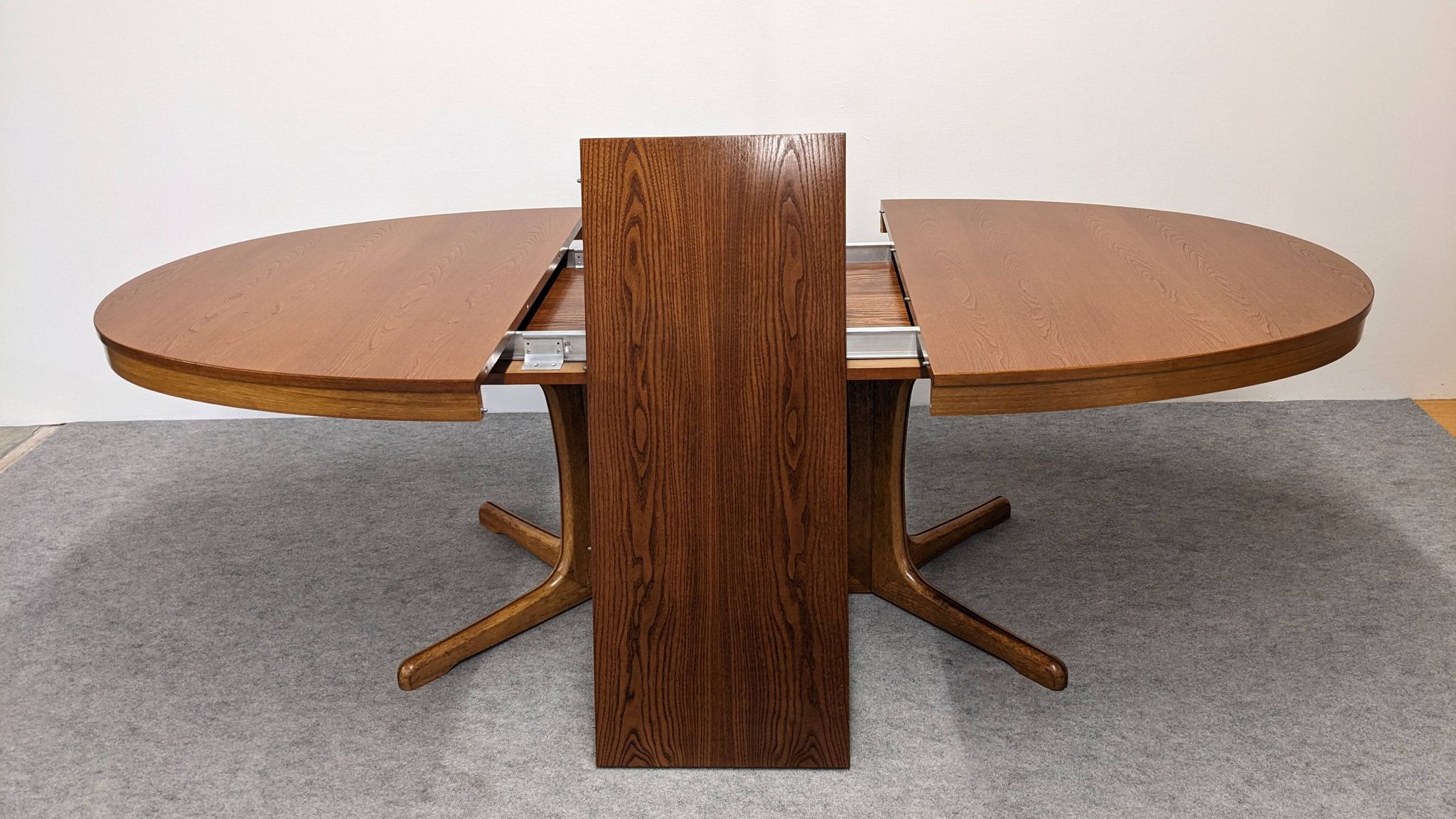 Table ovale de salle à manger extensible Baumann, France vers 1970