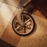 Desserte bar 1960 laiton mica  roulettes