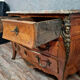 Commode Louis XV galbée a décors aux espagnolettes vers 1850-1880