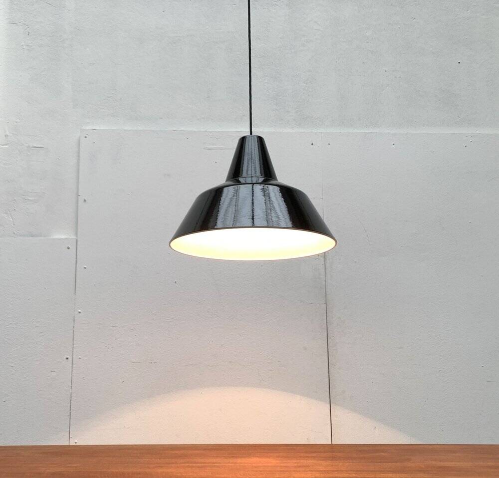 Large Danish Mid-Century pendant lamp in enamel for Louis Poulsen, 1960s.