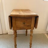 Dressing table with flaps, sandblasted.