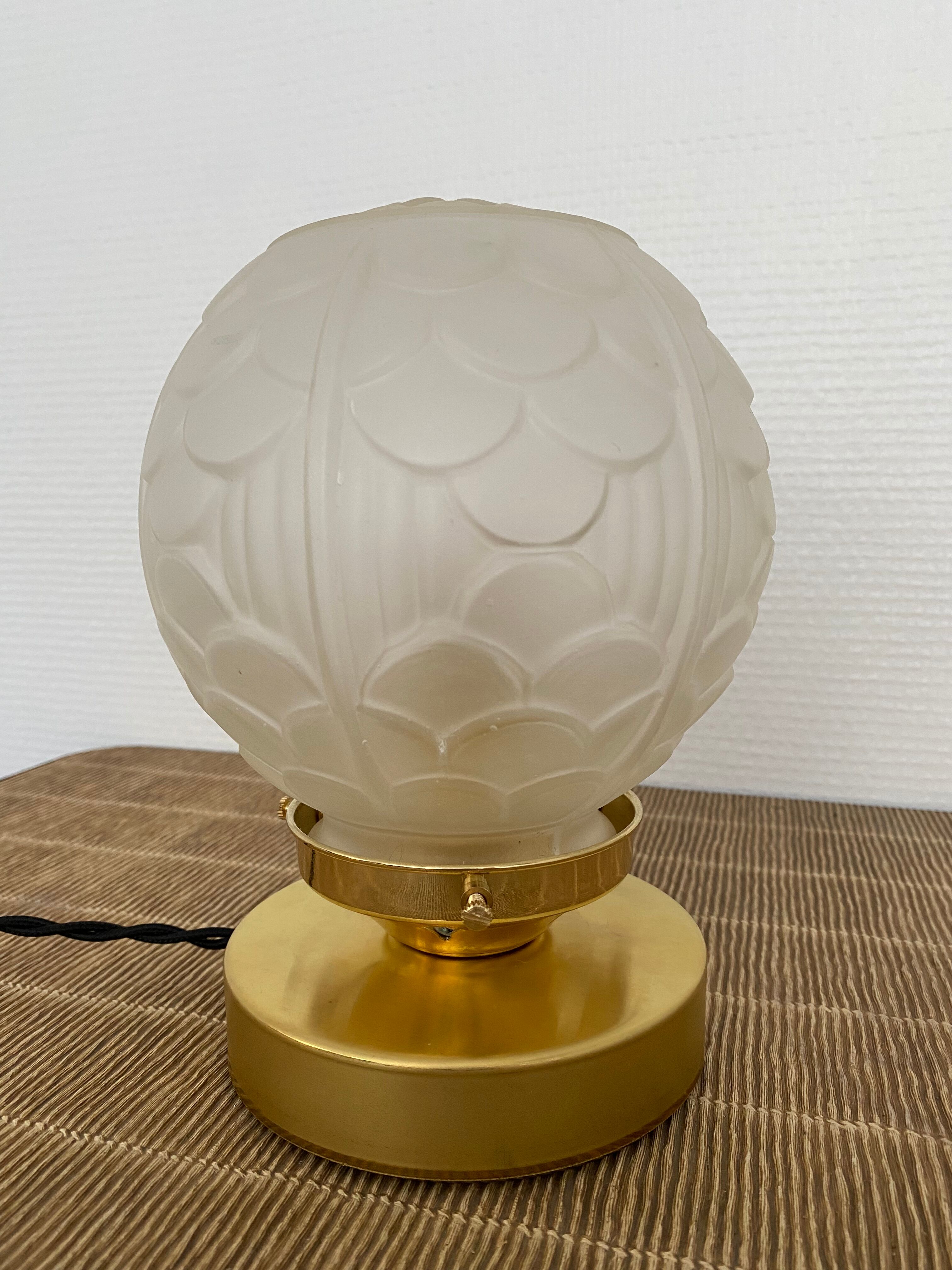 Art Deco globe lamp