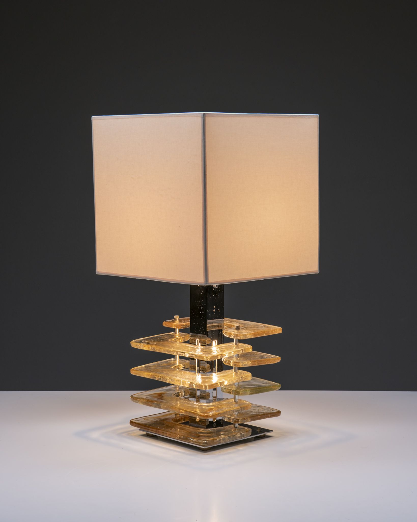 Lampe de table avec base en verre de Murano années 1960