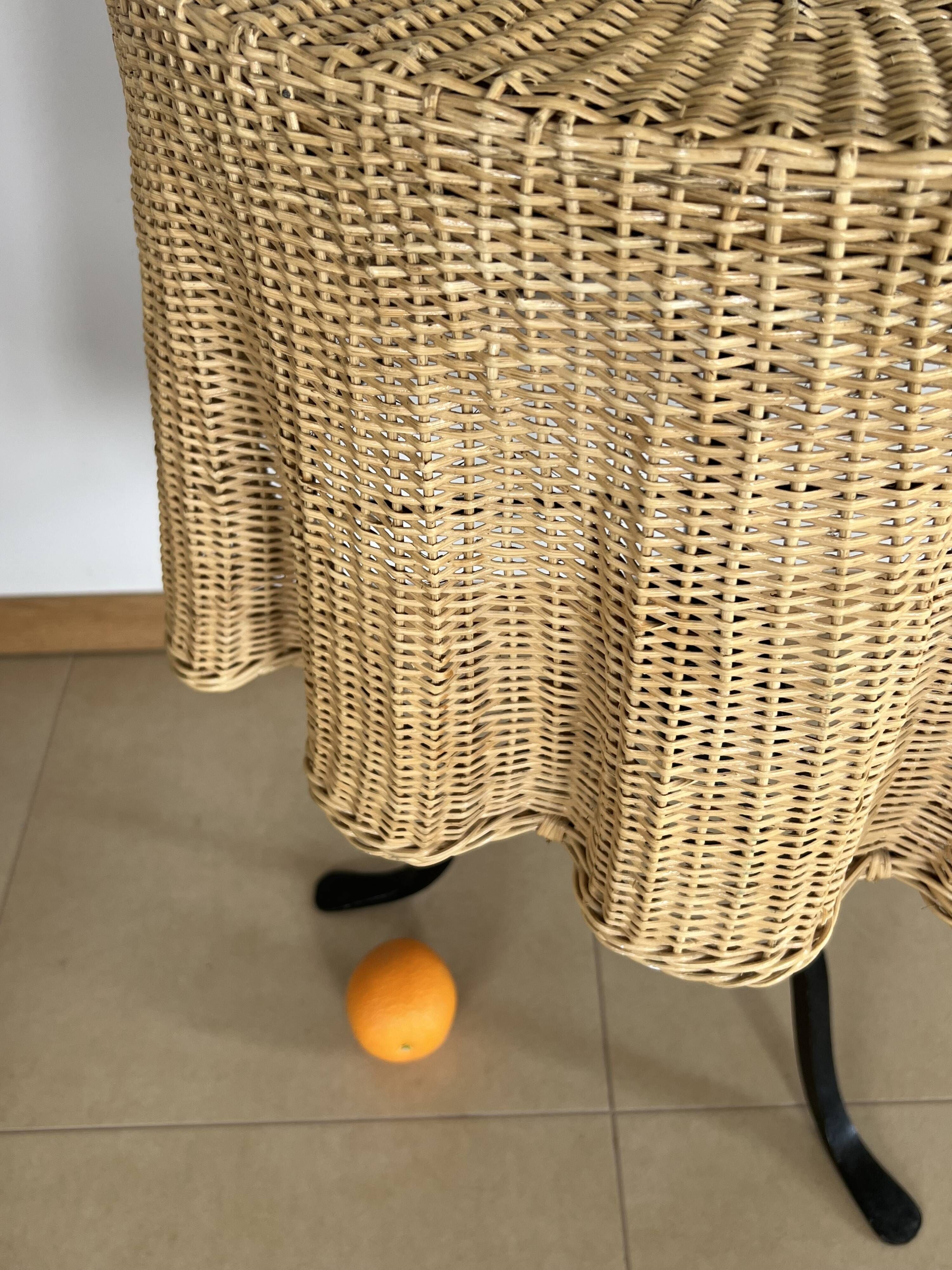 Table Trompe l’œil Ghost in Wicker