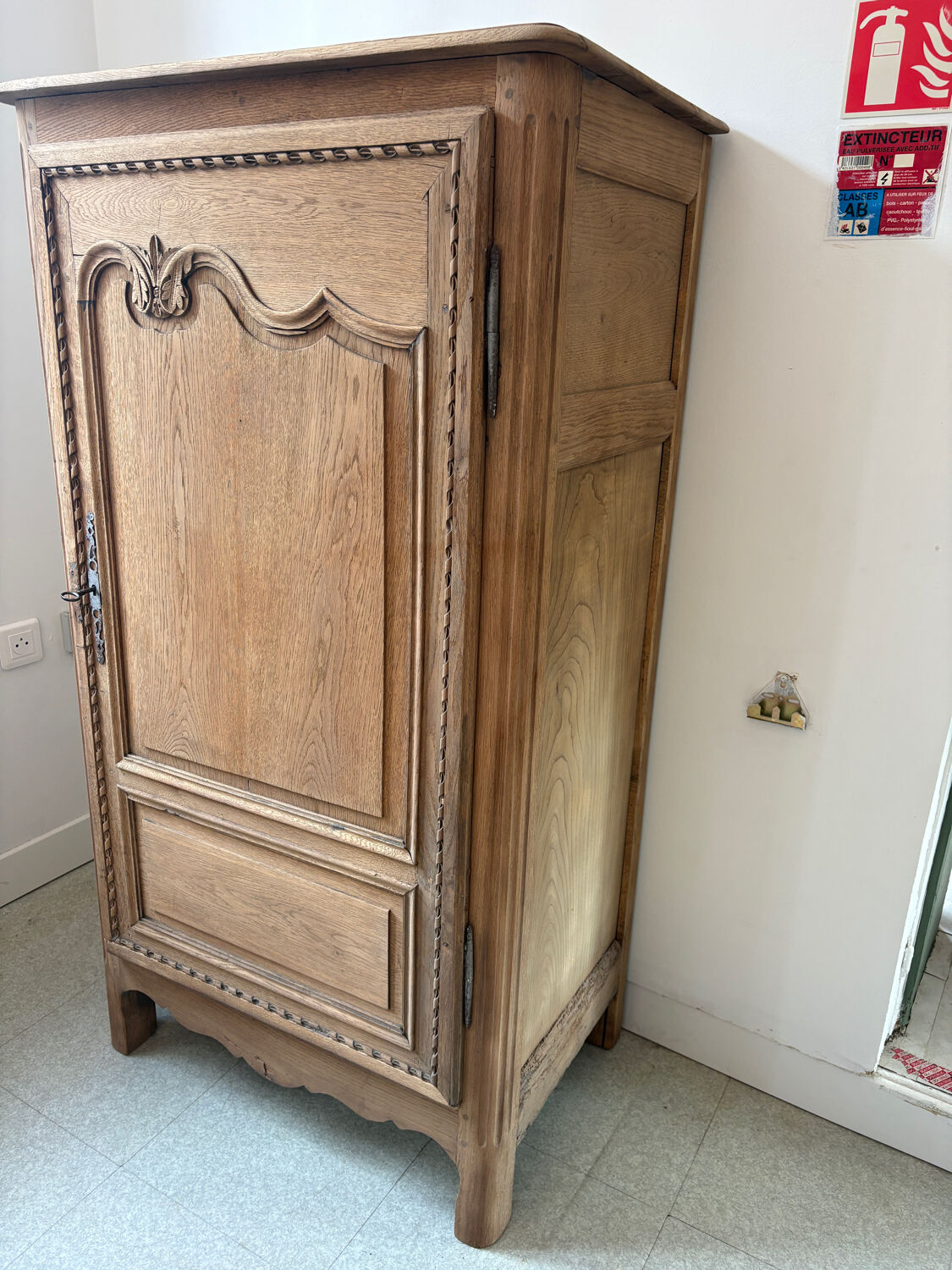 Norman confiturer in solid sandblasted oak