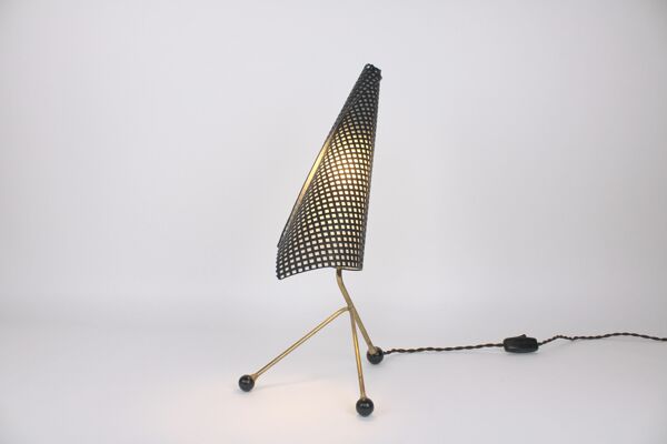 Lampe de table tripode en laiton et métal années 1950