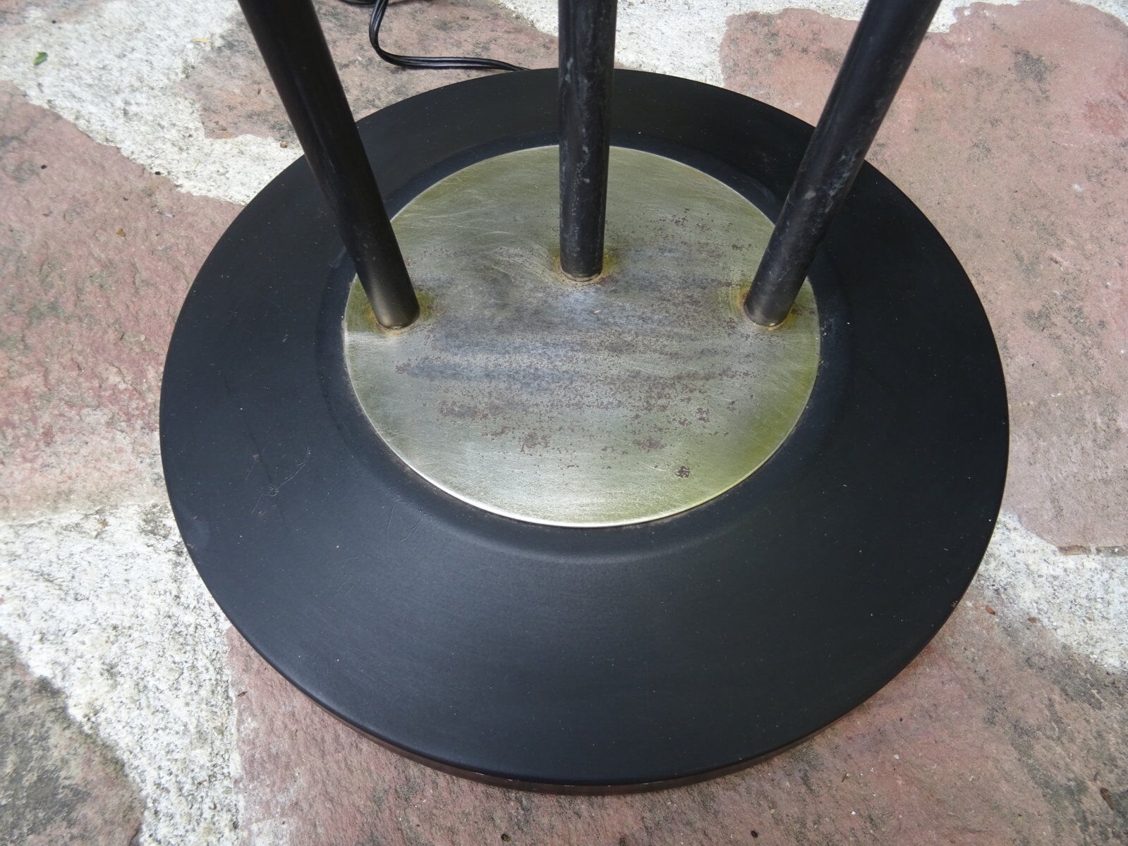 Opalines design lamppost