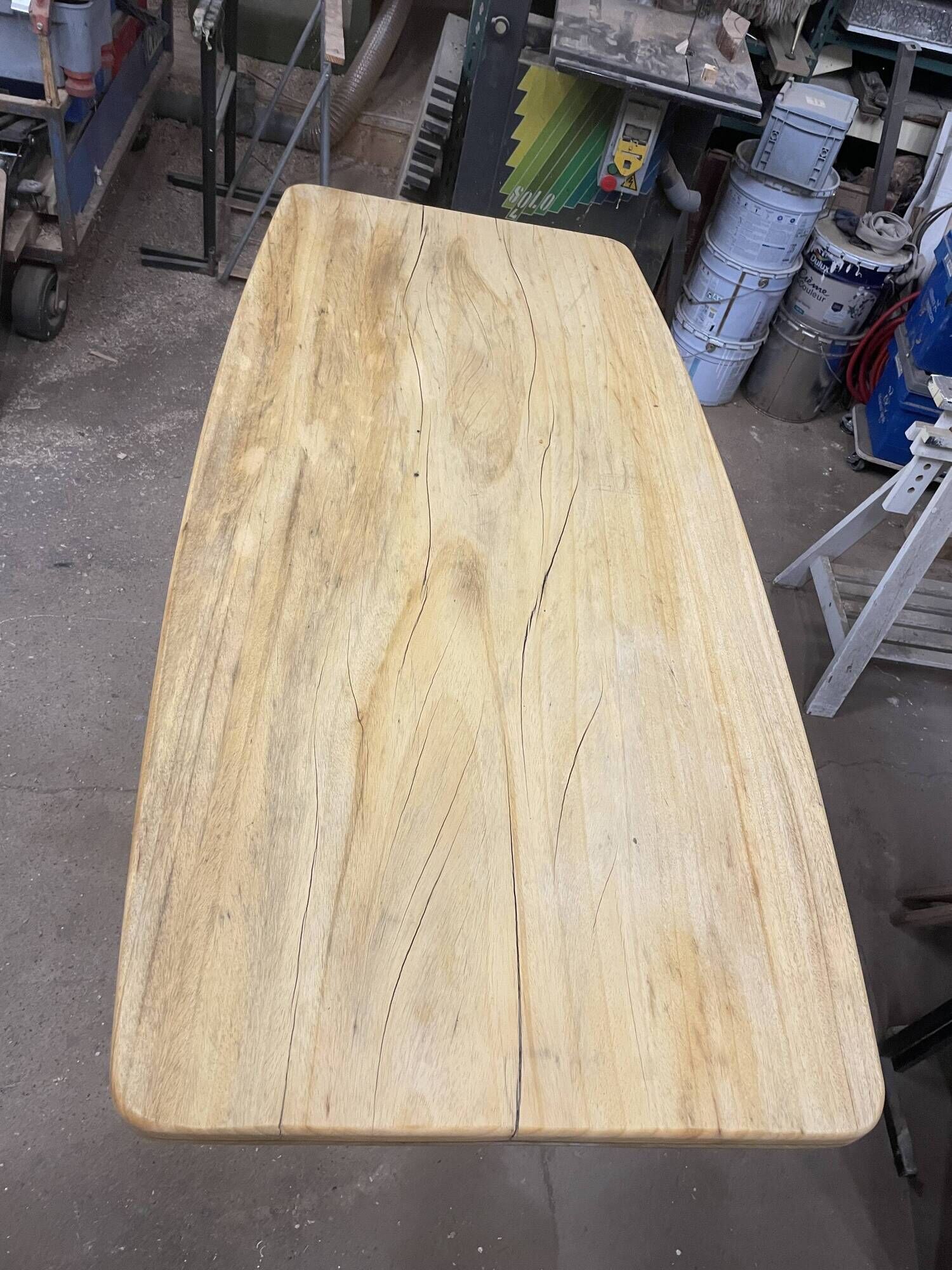 Samba solid wood table with tulip base