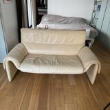 Settee sofa