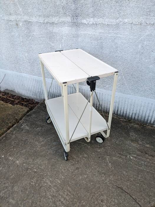 Folding rolling table, serving