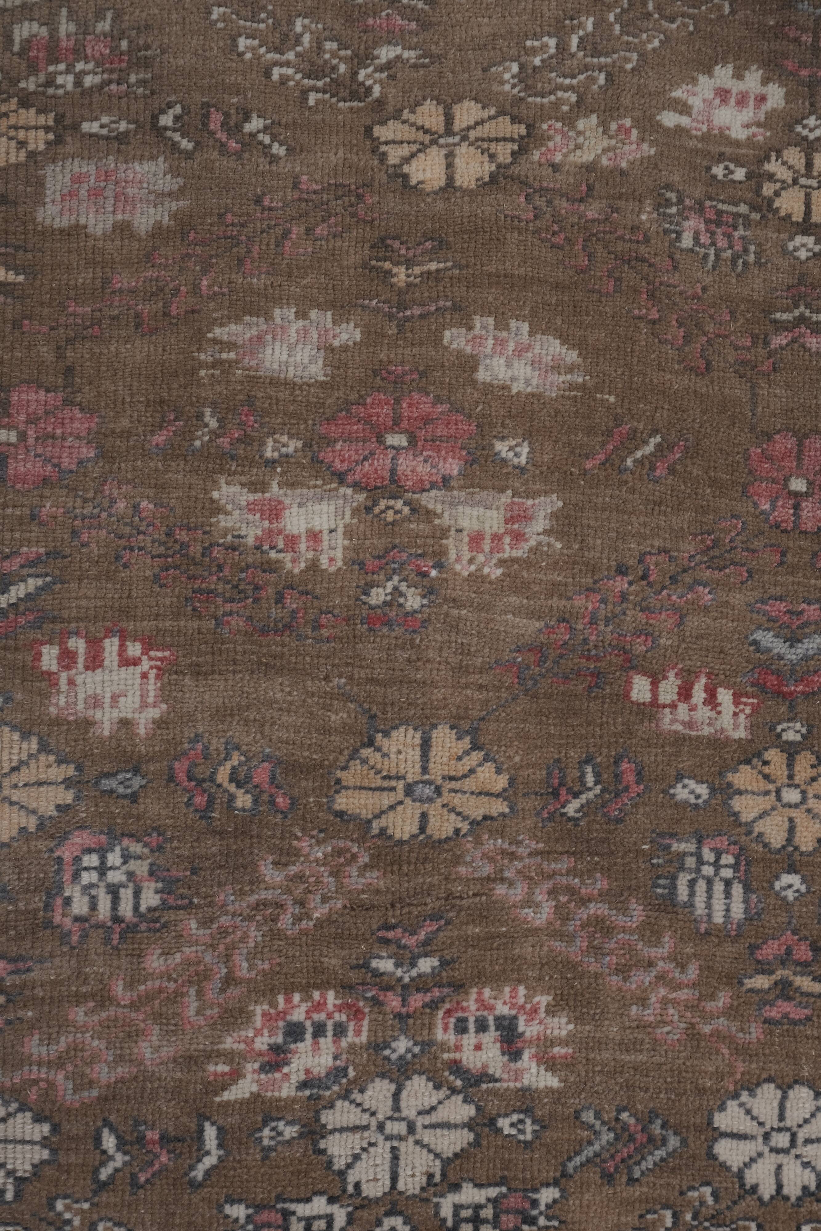 Vintage Turkish rug from Oushak, hand-woven 108x177 cm