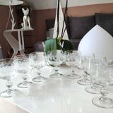 Lot 8 stemmed glasses, vine shoots patterns / Bunches of grapes in frosted glass. Vintage