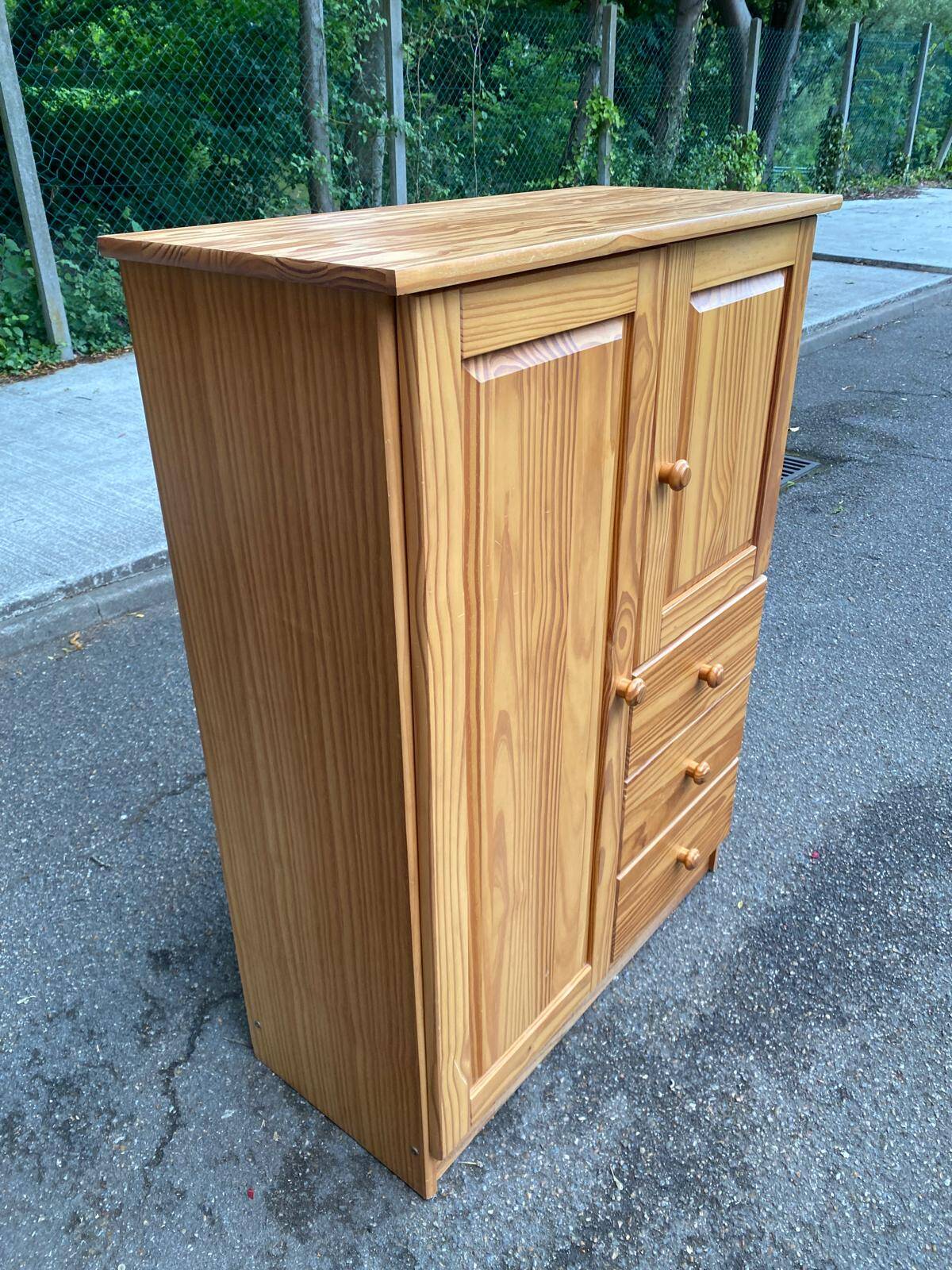 Vintage Scandinavian chest of drawers in solid pine from the 1980s.