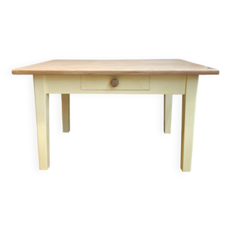 Table basse jaune en bois massif