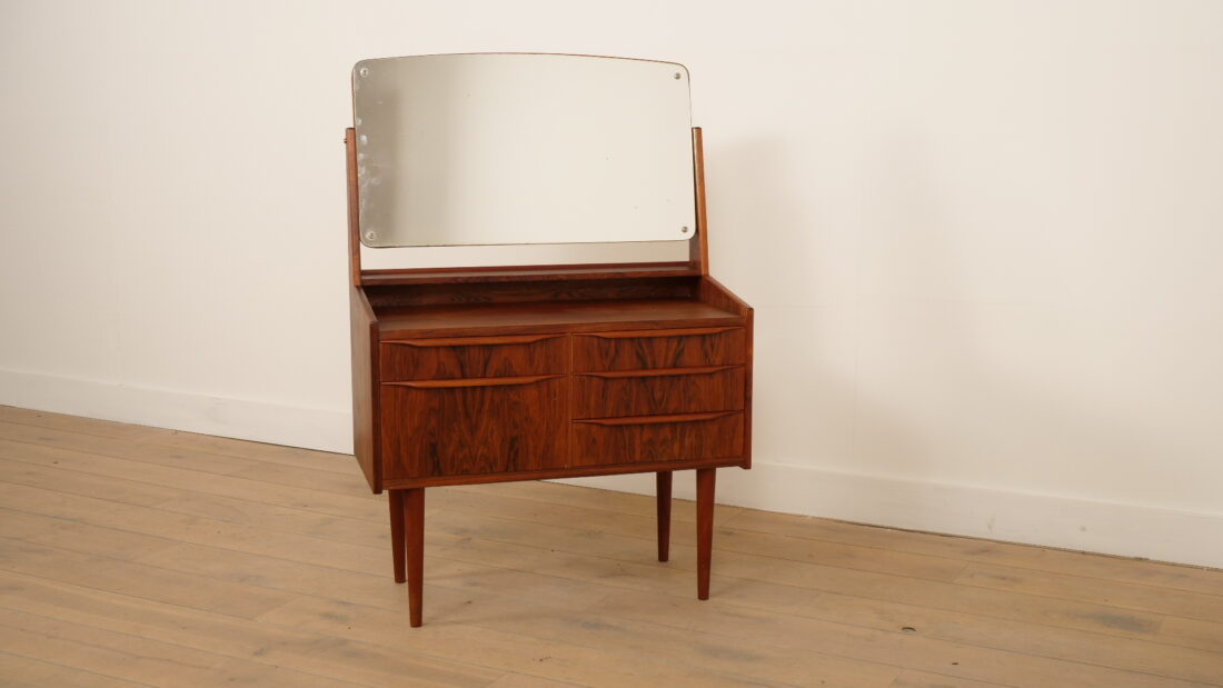 Vintage dressing table | Danish design | Teak