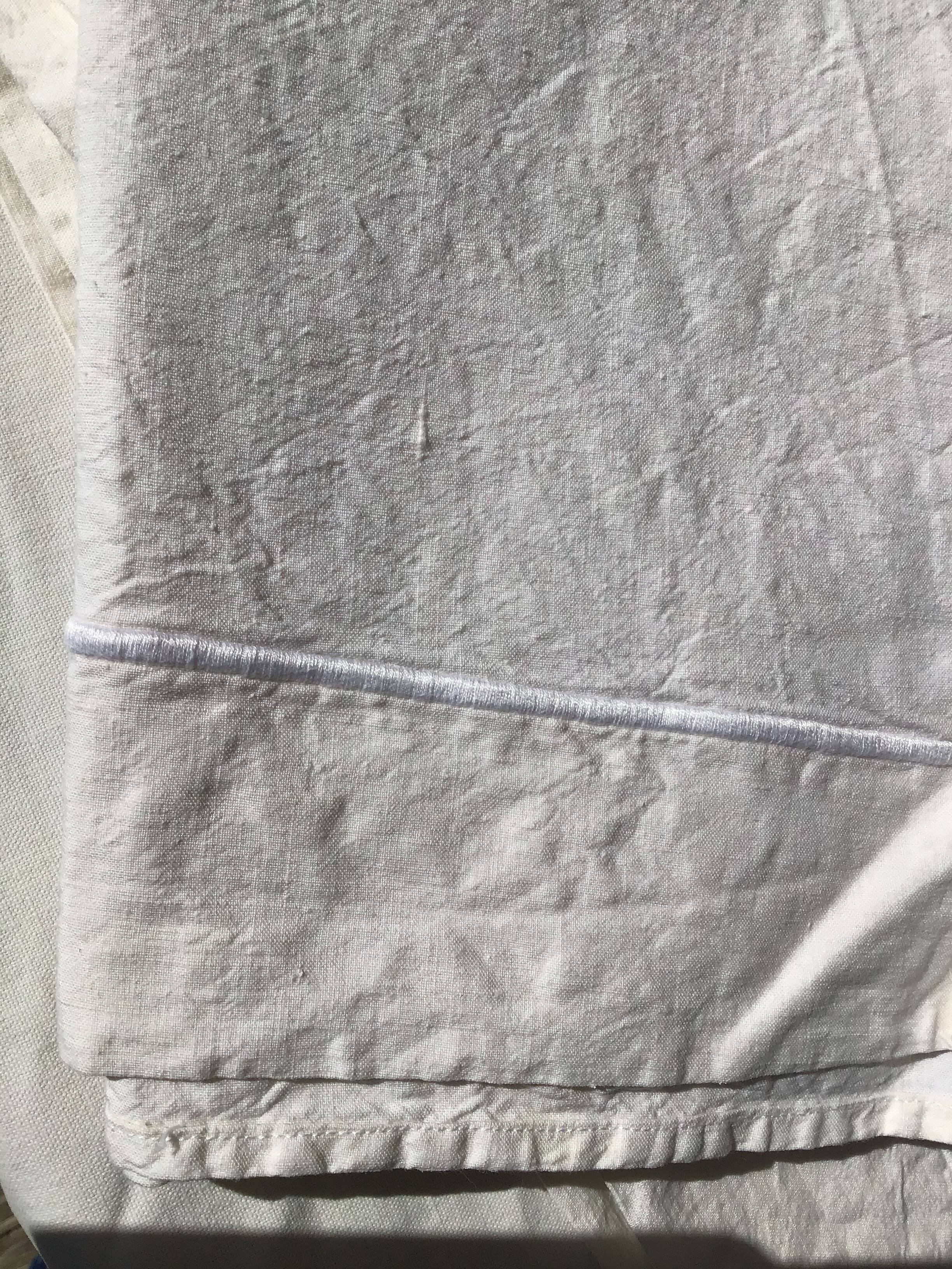 Drap BF embroidery bumblebee relief lozenges