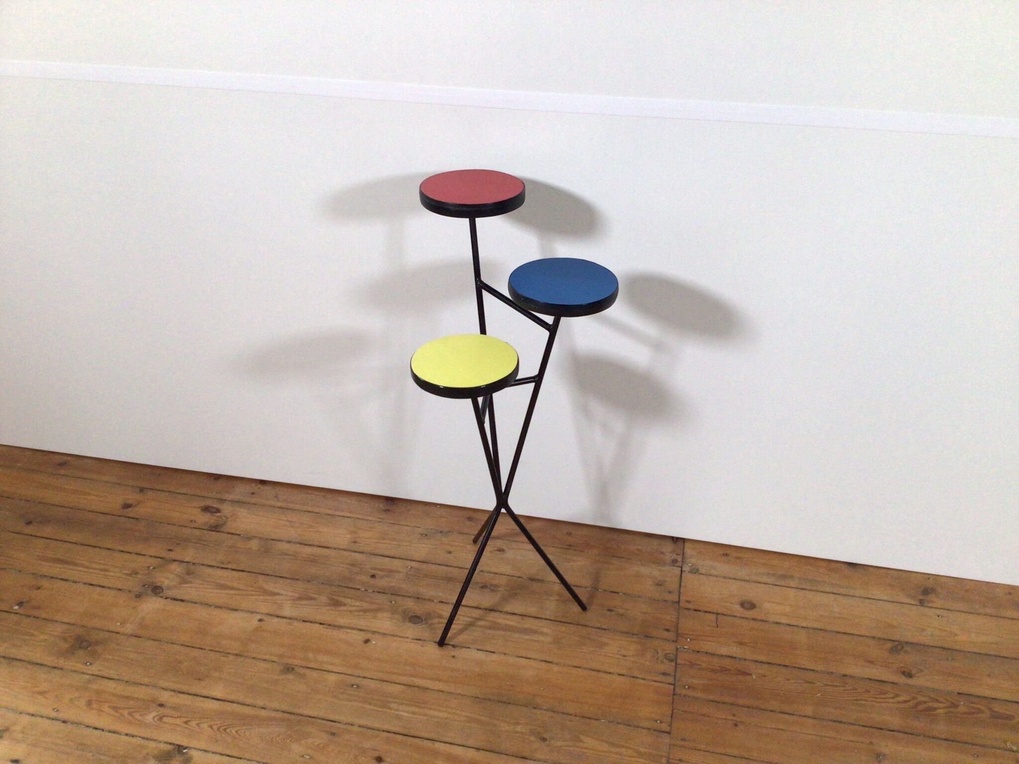 Colorfull side tabel
