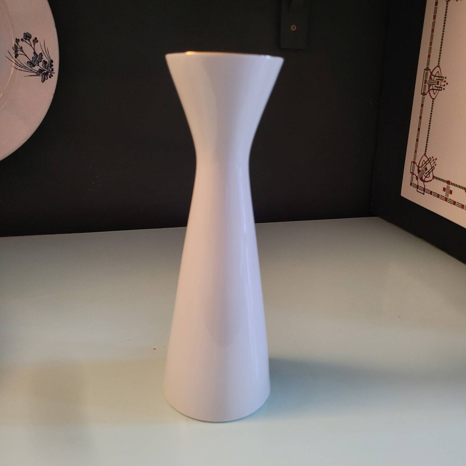 Vase en porcelaine Floss Bavaria, décor floral cyclamen – Allemagne, a