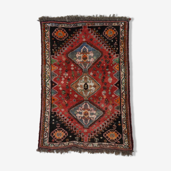 Colorful hand-knotted Shiraz rug 155 x 110 cm