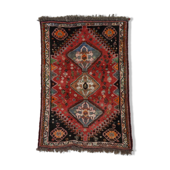 Colorful hand-knotted Shiraz rug 155 x 110 cm