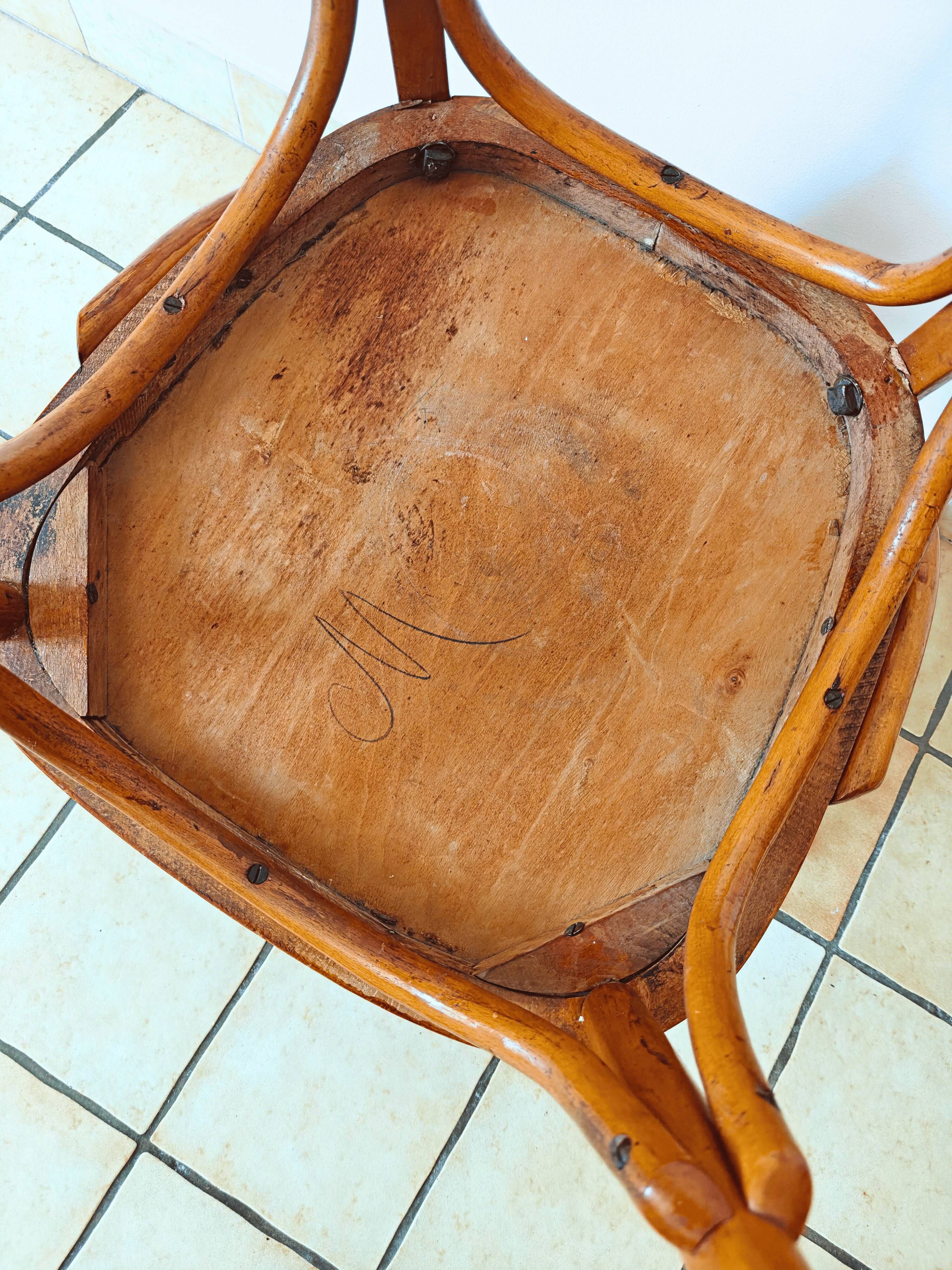 Art Nouveau office chair with curved wood attributed to J&J Kohn, 704 1/2 4V