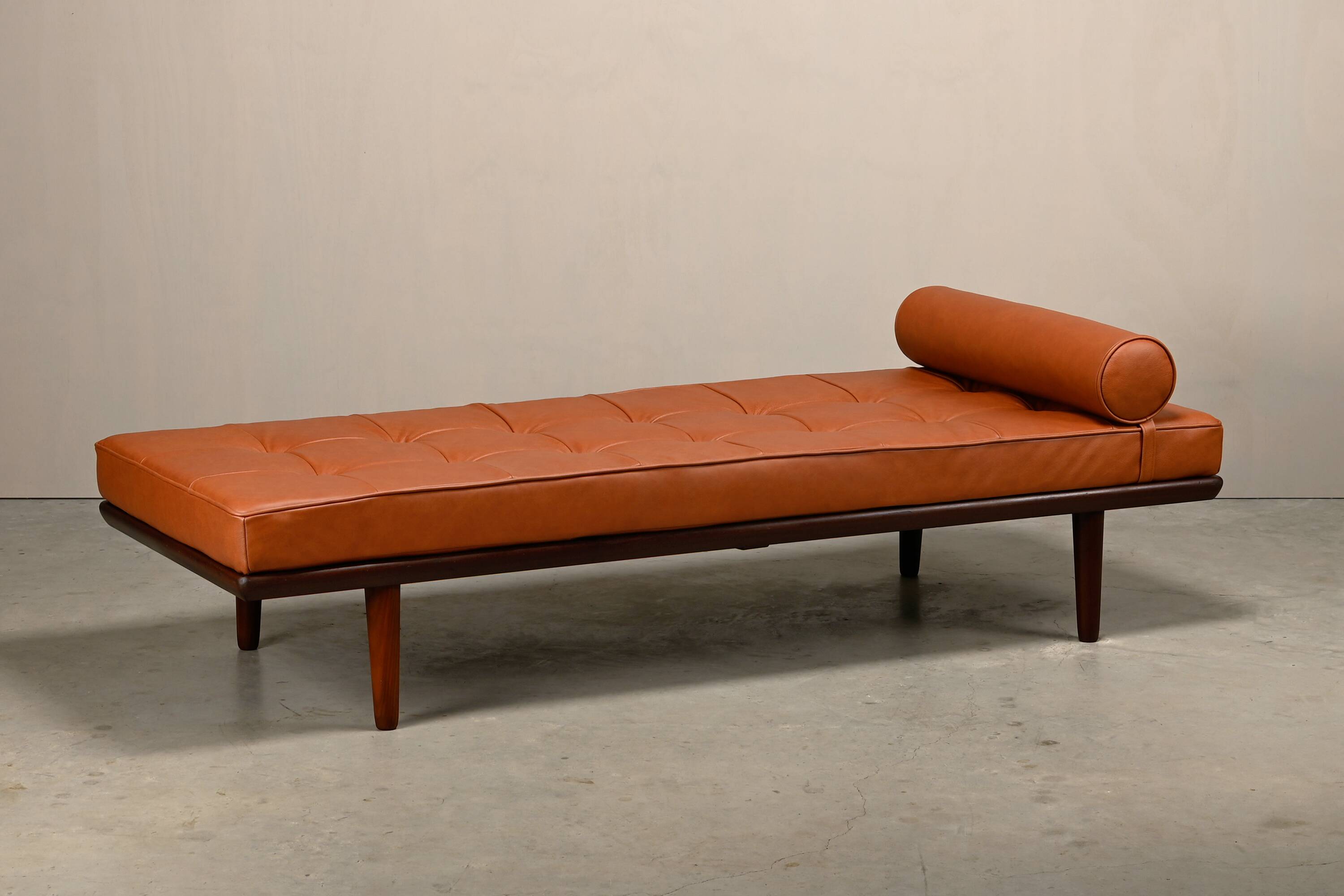 Hans J. Wegner GE19 Daybed in Teak and Camel Leather for Getama Denmark
