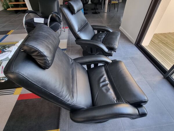 2 fauteuils en cuir Roche Bobois