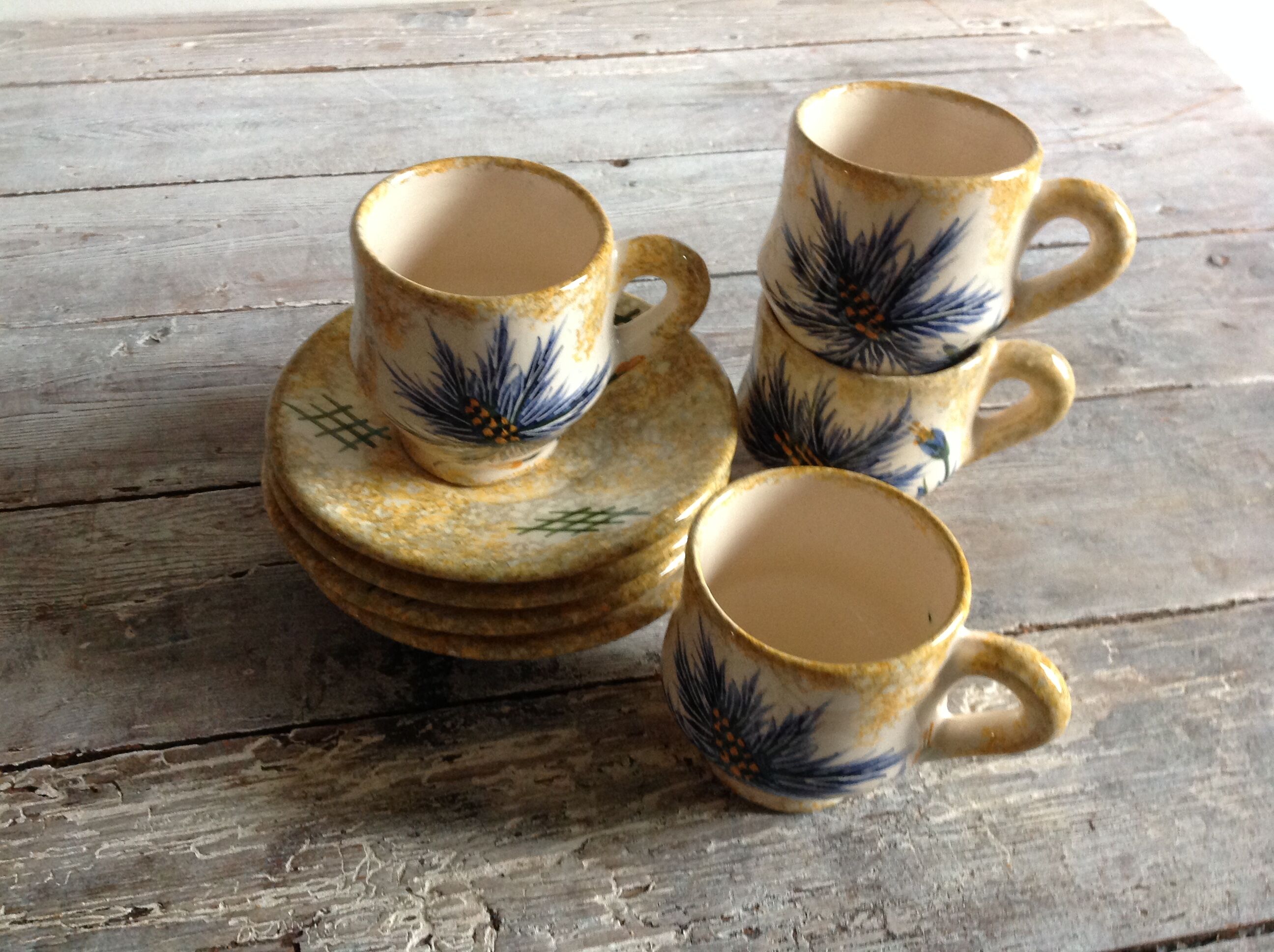 Set of 4 coffee cups