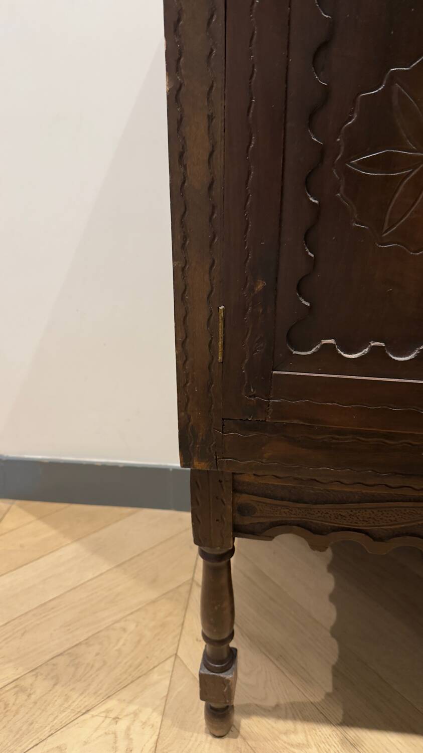 Antique Spanish sideboard in solid walnut – late 19th century