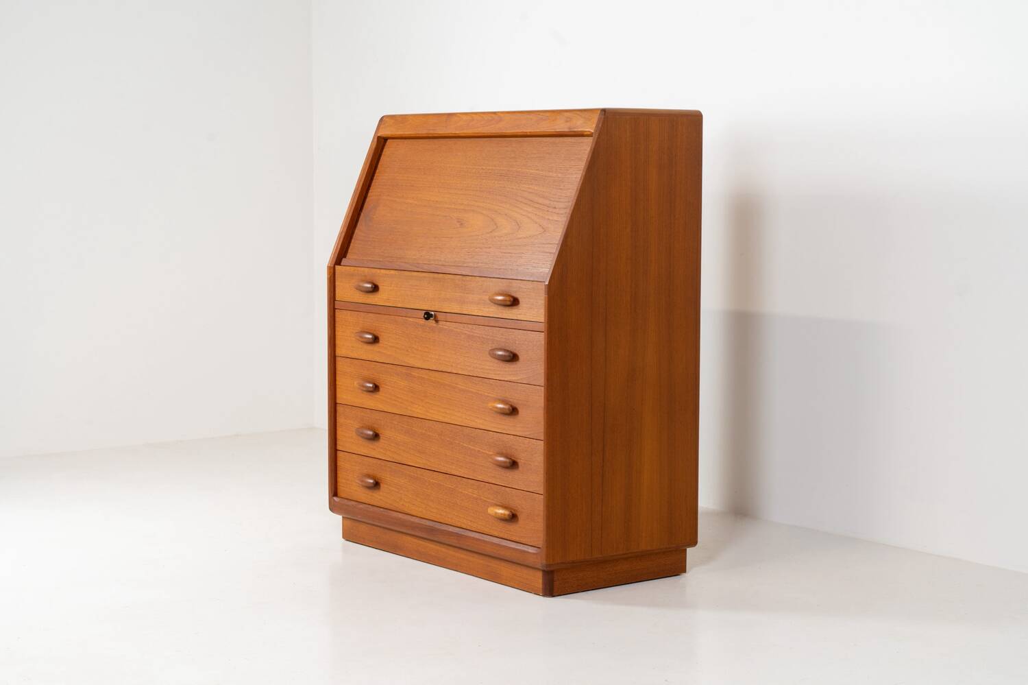 Secretary by Bent Møller Jørgensen for Svend Dyrlund (Denmark, 1960s).