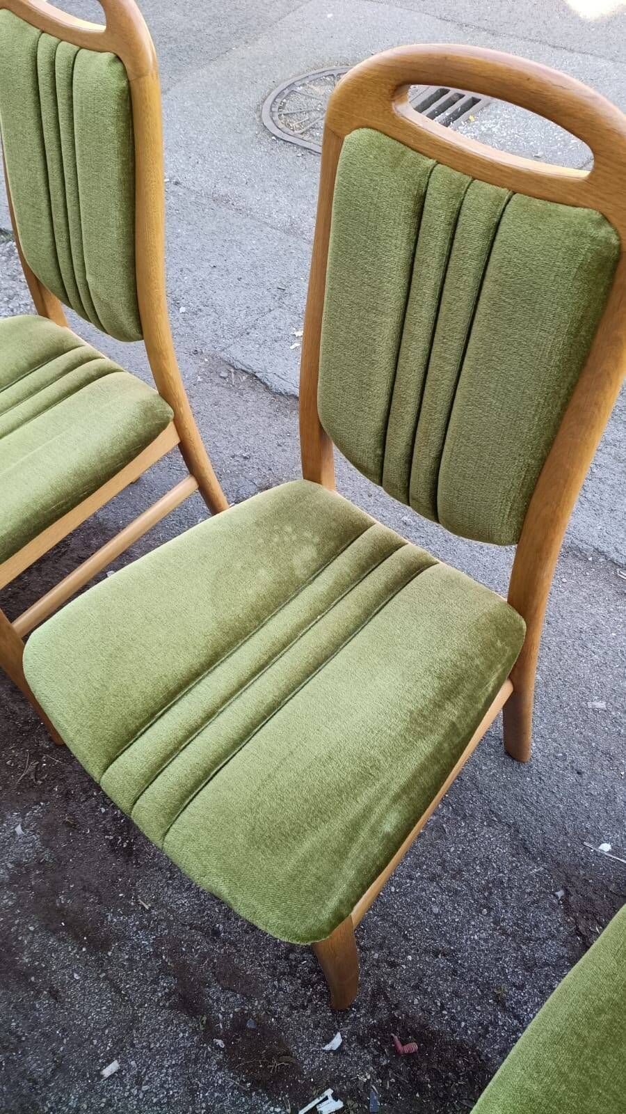 Set of 4 vintage Scandinavian chairs in light wood and green velvet.