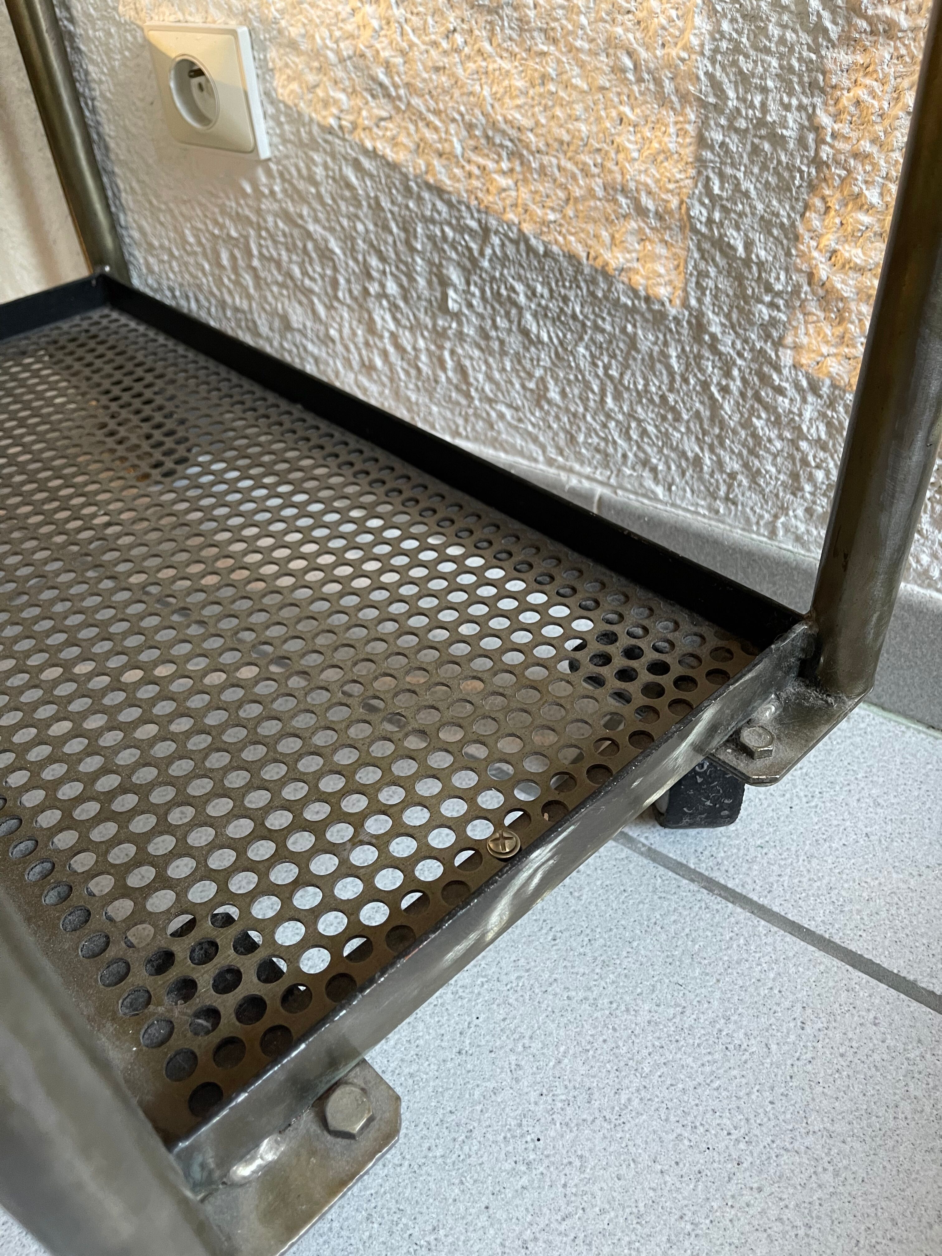 Industrial trolley serving