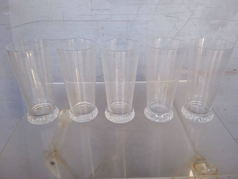 Serie 5 verres Daum cristal filigrané
