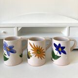 3 chops in cracked ceramic flowers