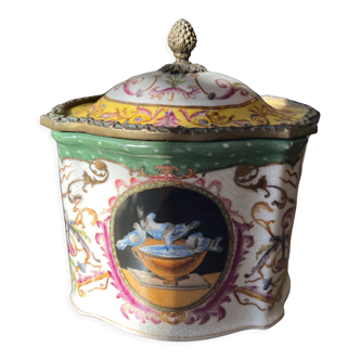 Pot en porcelaine Wong Lee 1895