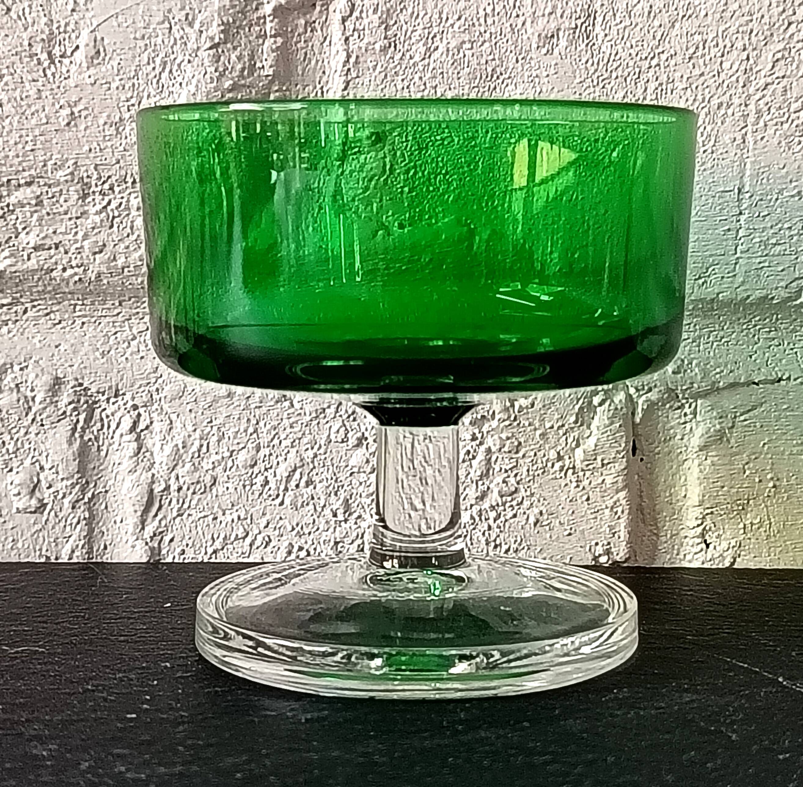 6 stemmed cups in emerald green, Cavalier Luminarc France