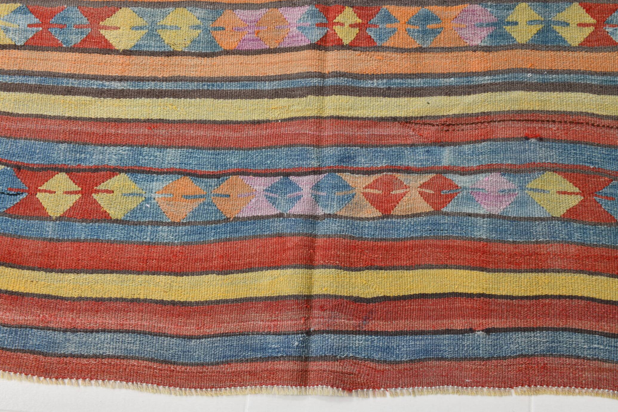 4x7 Handmade Wool Turkish Vintage Kilim Rug, 136x201Cm SK 32979