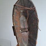 Masque africain sculté