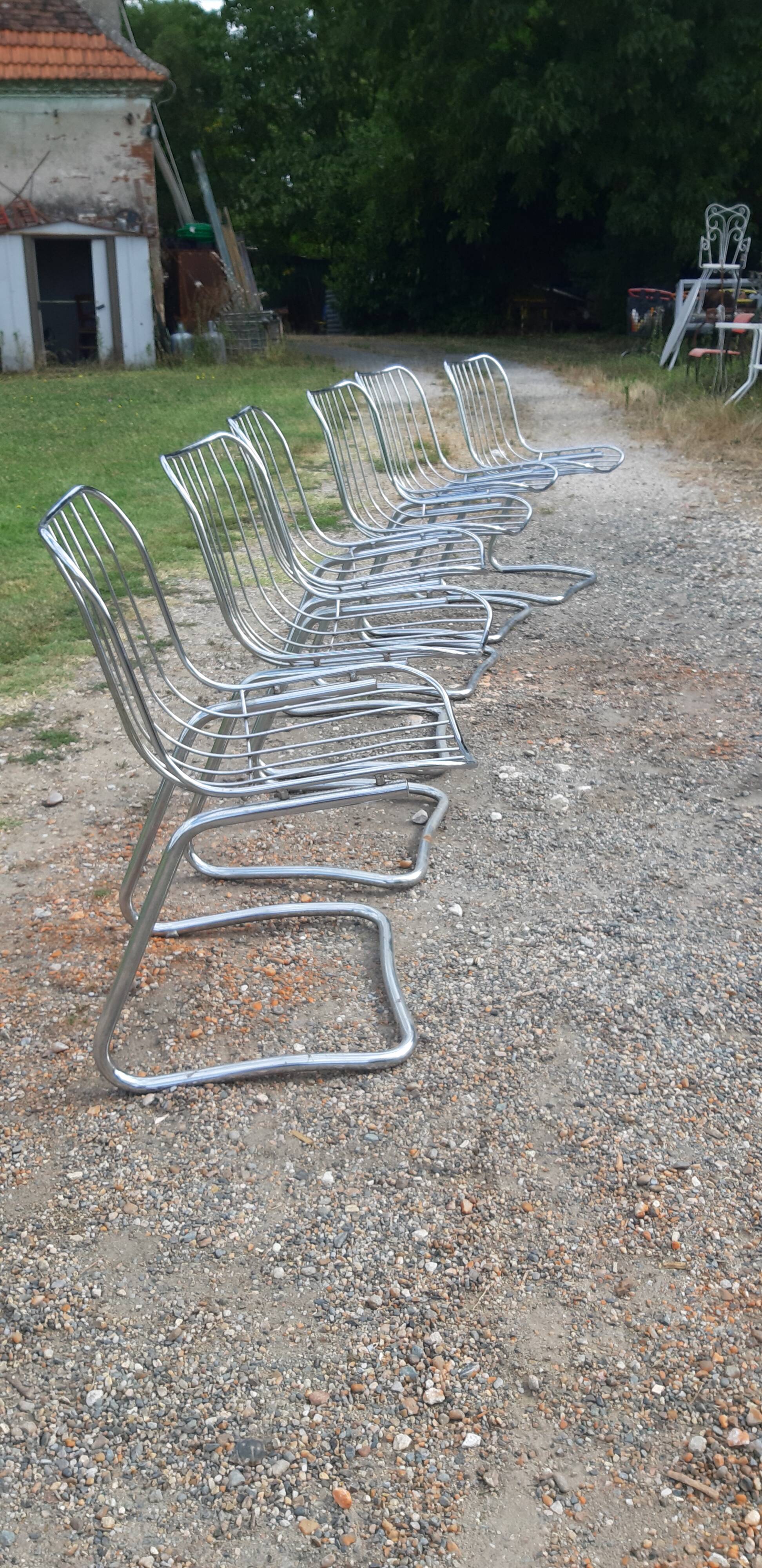 6 vintage Italian chairs from the 70s