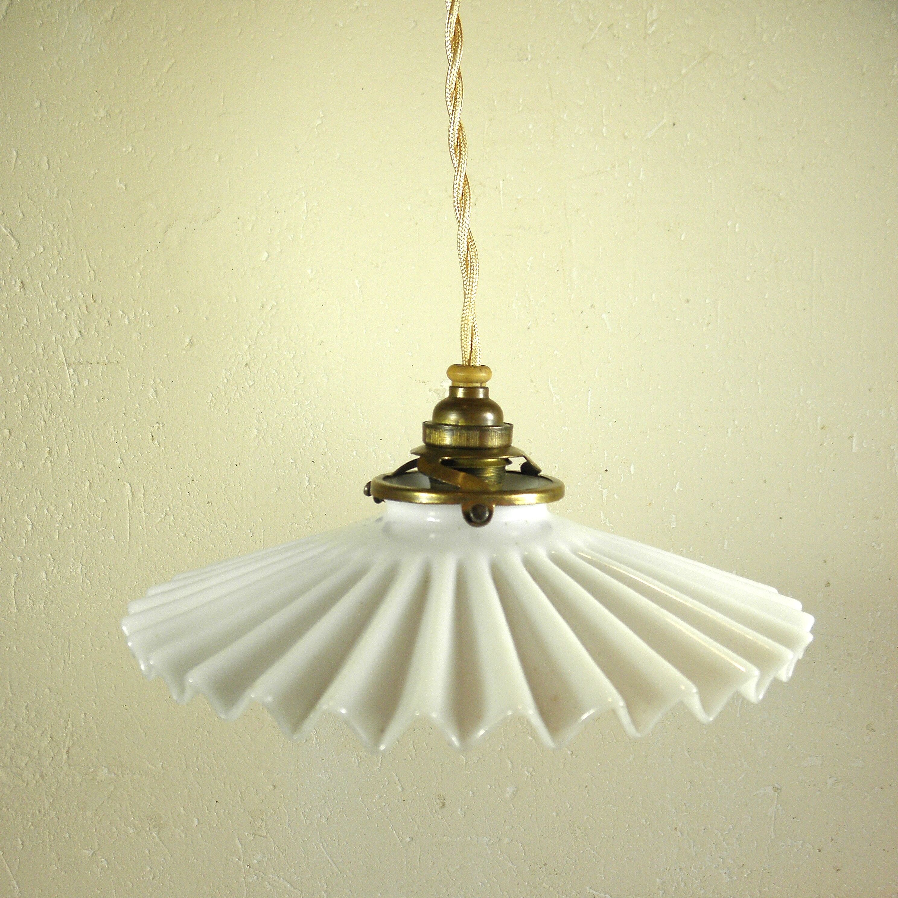 Suspension and rosette in opaline and porcelain