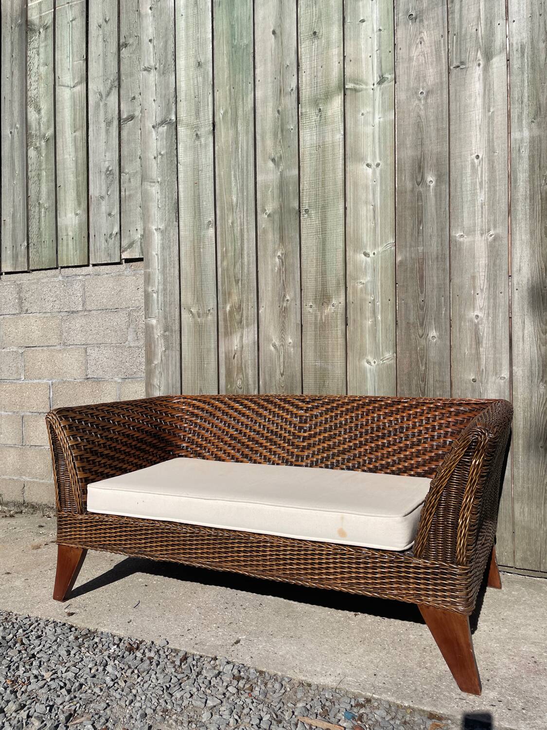 Wicker bench