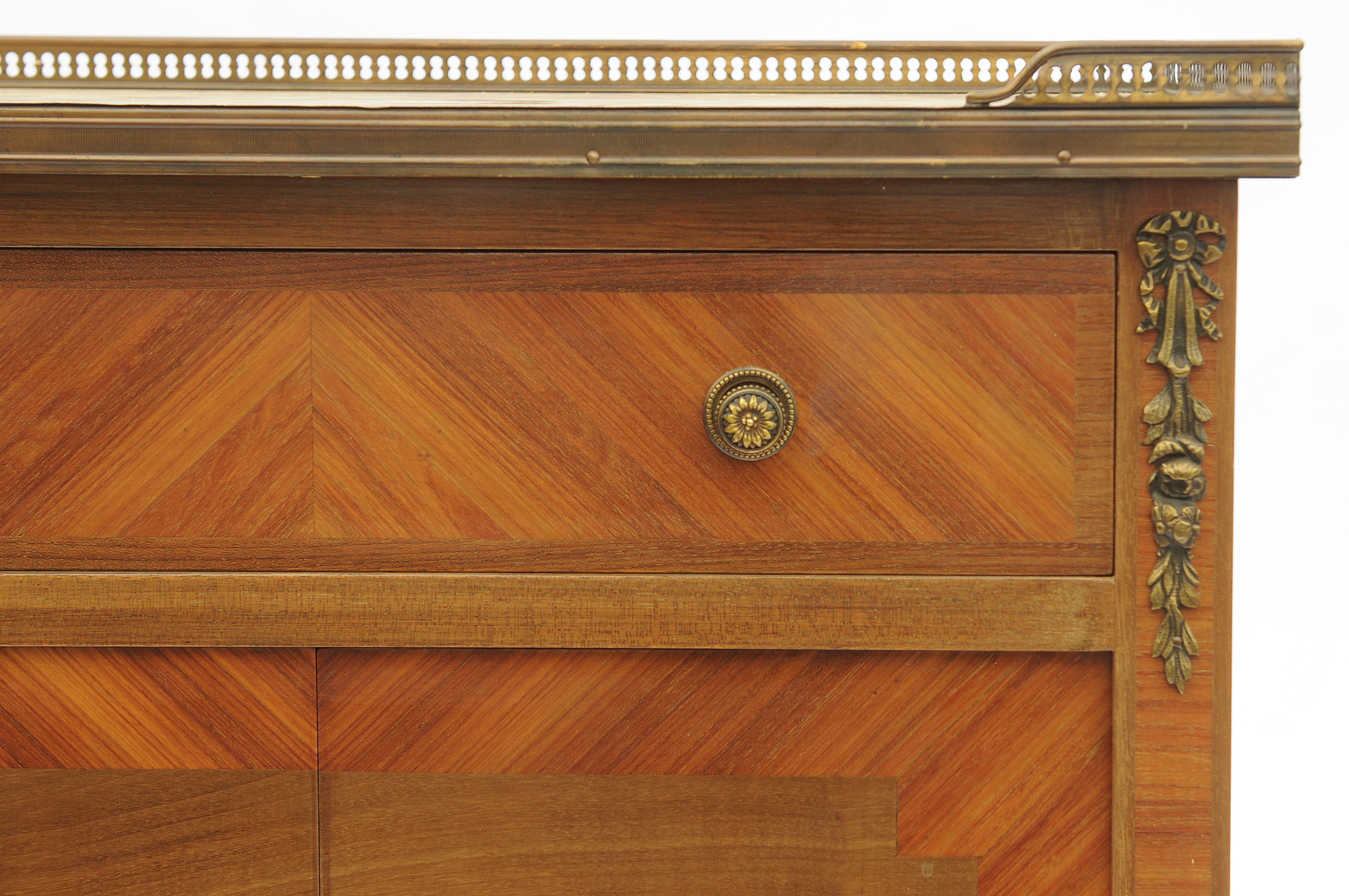 Buffet in marquetry