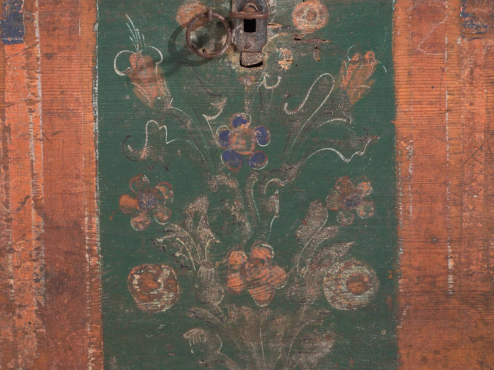 Antique trunk with floral motifs (c.1920) #24